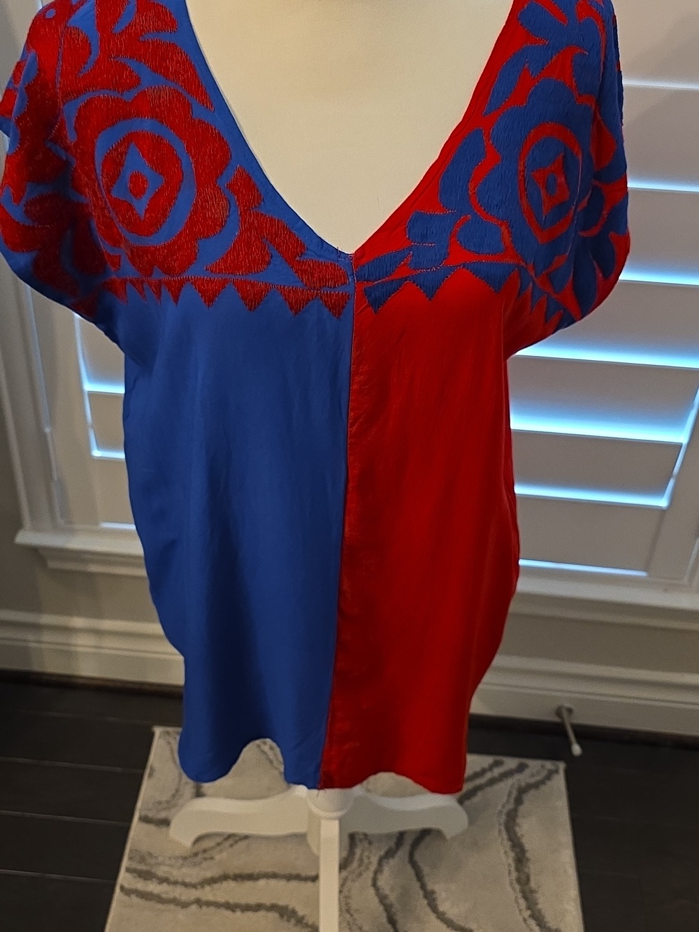 Colorblock Floral V-Neck Tunic Top - Blue & Red - Picture 5 of 16